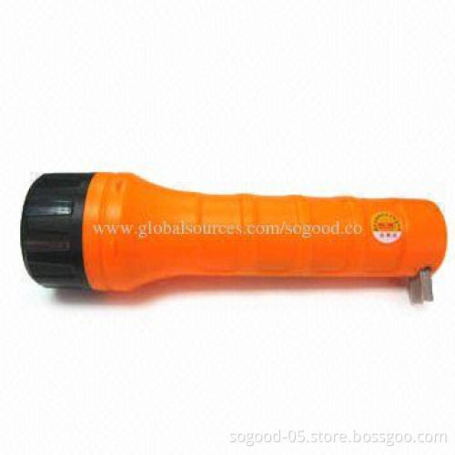 LED Flashlight with -20 to 45°C Operating Temperature and 3V Output Voltage